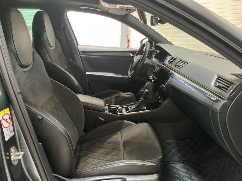 Skoda Superb 1.4 TSI ACT SportLine — zdjęcie 11