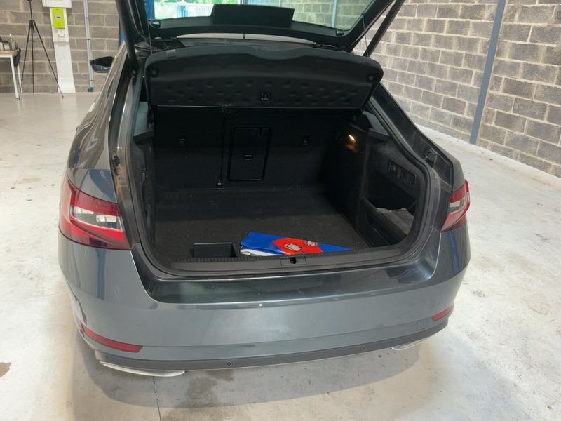 Skoda Superb 1.4 TSI ACT SportLine — zdjęcie 10
