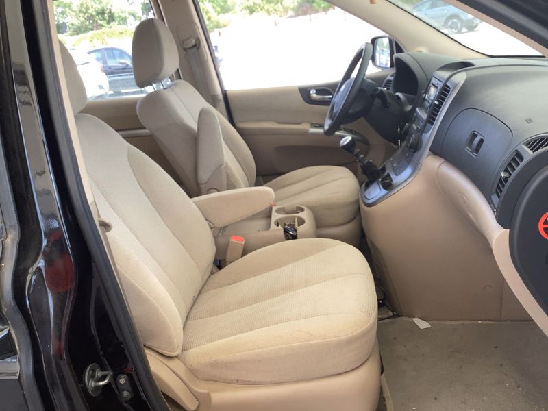 Kia Carnival 2.9 CRDi VGT Active — zdjęcie 11