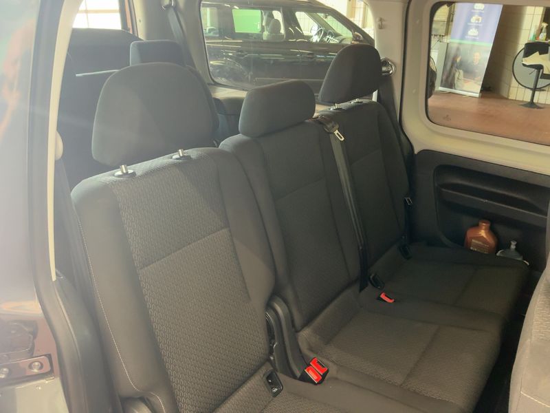 Volkswagen Caddy 1.4 TSI Maxi Trendline BlueMotion Tech — zdjęcie 14