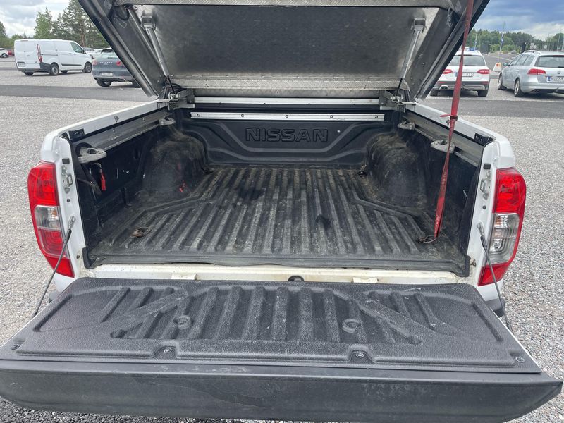Nissan Navara NP-300 2.3 dCi Tekna+ Double Cab 4x4 — zdjęcie 10