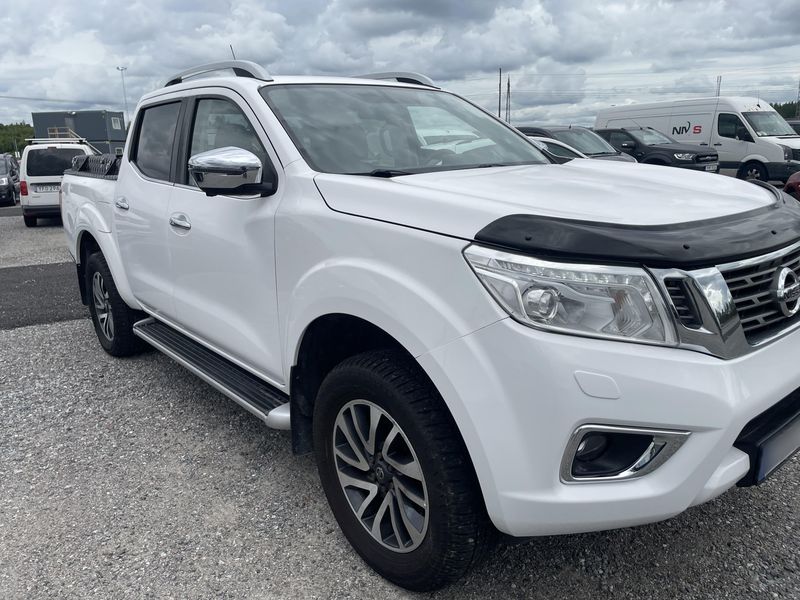 Nissan Navara NP-300 2.3 dCi Tekna+ Double Cab 4x4 — zdjęcie 8