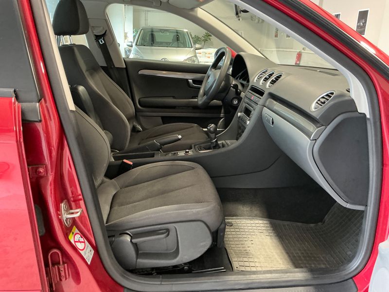 Seat Exeo 2.0 TDI Reference — zdjęcie 3