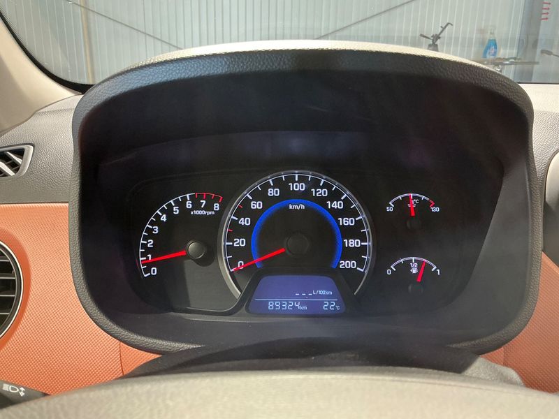 Hyundai i10 1.0 Intro Edition 2014 – снимка 18