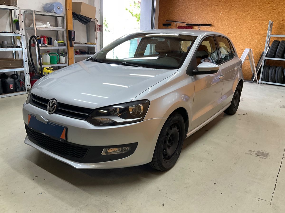 Volkswagen Polo 2011 — photo 1