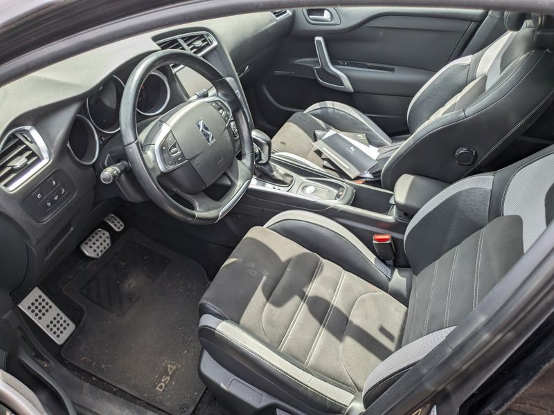 DS Automobiles DS4 1.6 Blue-HDi SportChic — zdjęcie 10