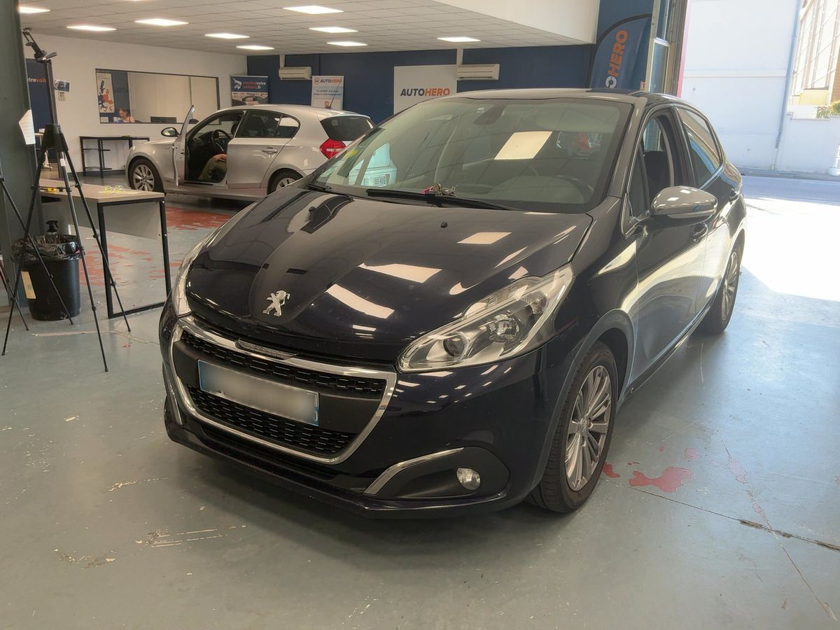 Peugeot 208 2018 — photo 1