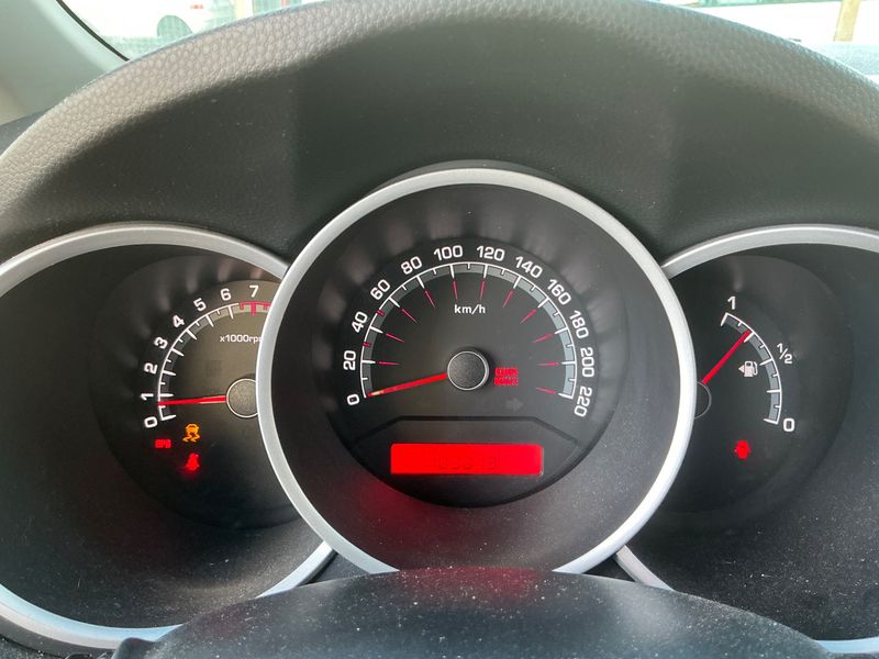 Kia Venga 1.4 Urban Chic — zdjęcie 4