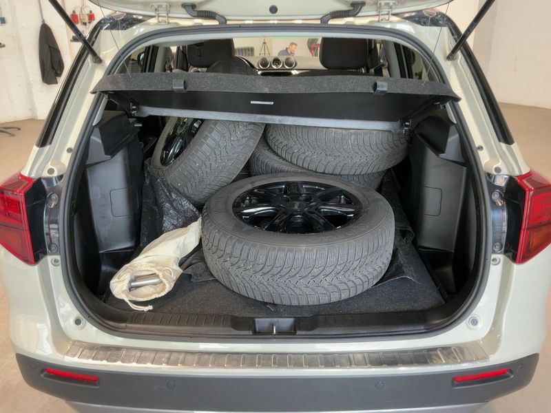 Suzuki Vitara 1.4 BoosterJet Mild-Hybrid Comfort+ 4x4 — zdjęcie 10