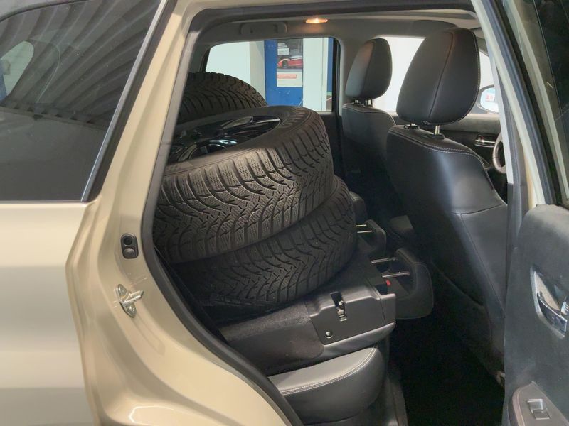 Suzuki Vitara 1.4 BoosterJet Mild-Hybrid Comfort+ 4x4 — zdjęcie 14