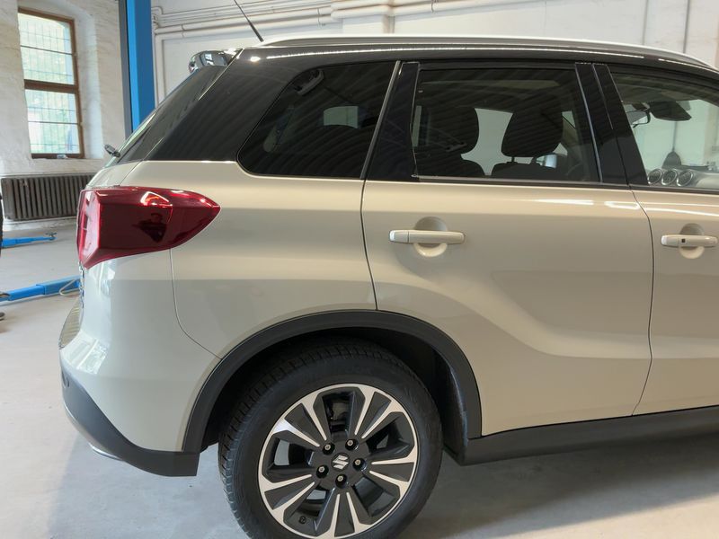 Suzuki Vitara 1.4 BoosterJet Mild-Hybrid Comfort+ 4x4 — zdjęcie 6