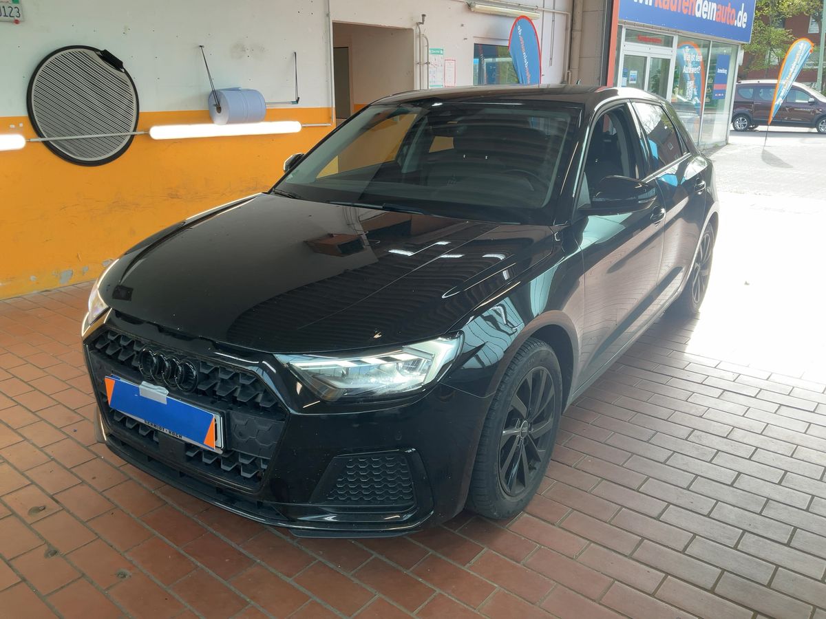 Audi A1 2022 — photo 1