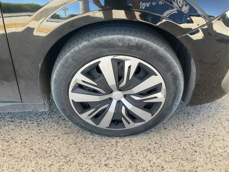Peugeot 208 1.2 PureTech Active Pack 2023 – снимка 11