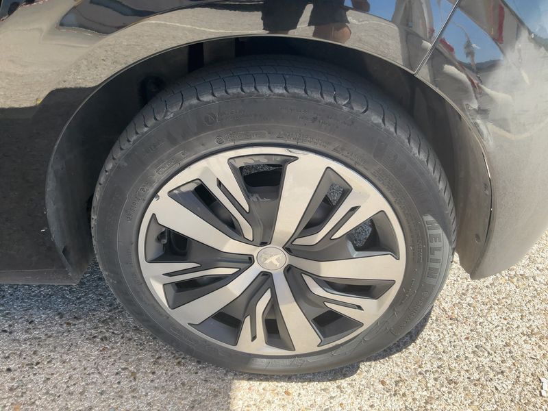 Peugeot 208 1.2 PureTech Active Pack 2023 – снимка 5
