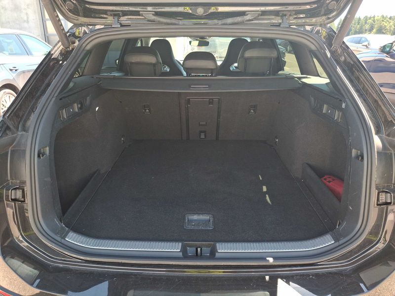 Volkswagen Passat 2.0 TDI R-line — zdjęcie 9
