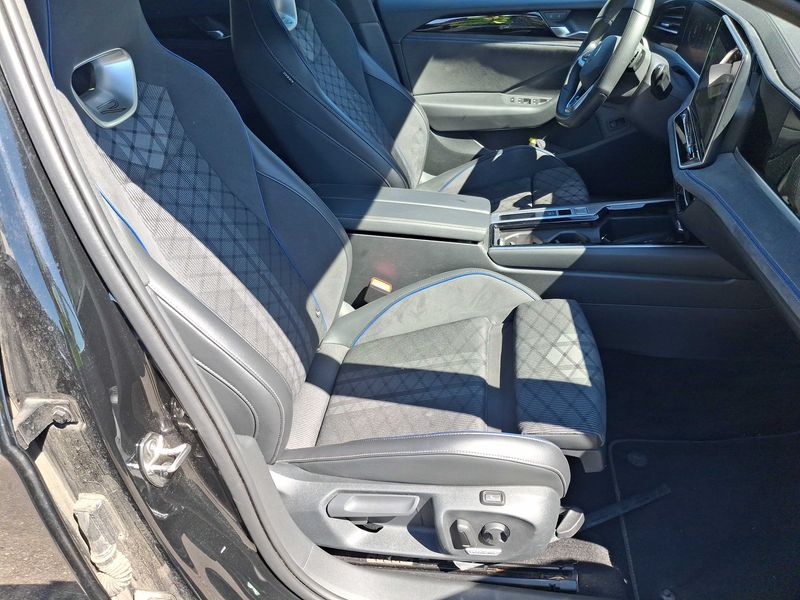 Volkswagen Passat 2.0 TDI R-line — zdjęcie 10