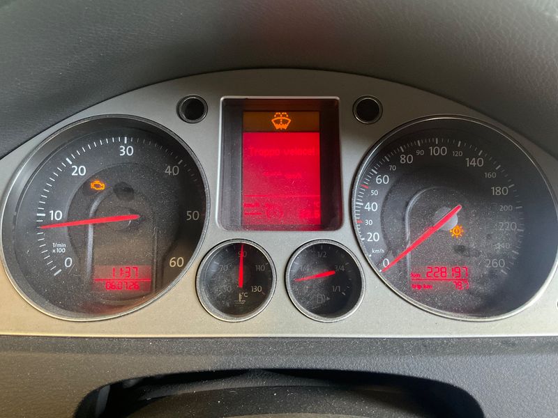 Volkswagen Passat 2.0 TDI Comfortline 2008 – снимка 18