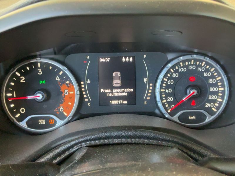 Jeep Renegade 2.0 M-Jet Night Eagle 4WD — zdjęcie 13