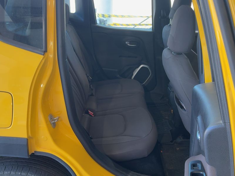 Jeep Renegade 2.0 M-Jet Night Eagle 4WD — zdjęcie 14