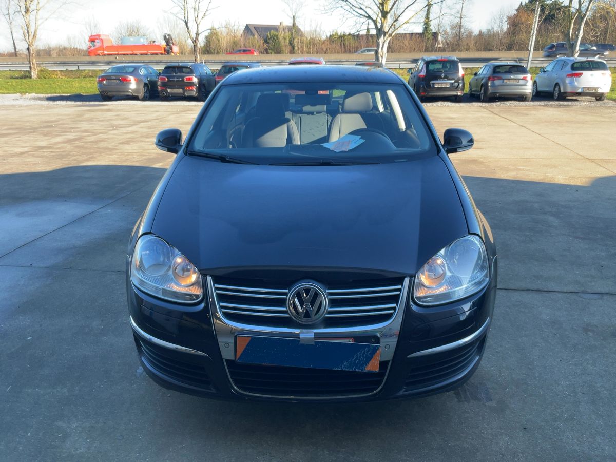Volkswagen Jetta 2010 — photo 15