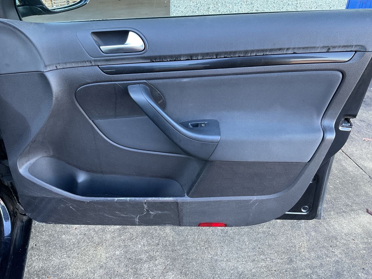 Volkswagen Jetta 2010 — photo 29