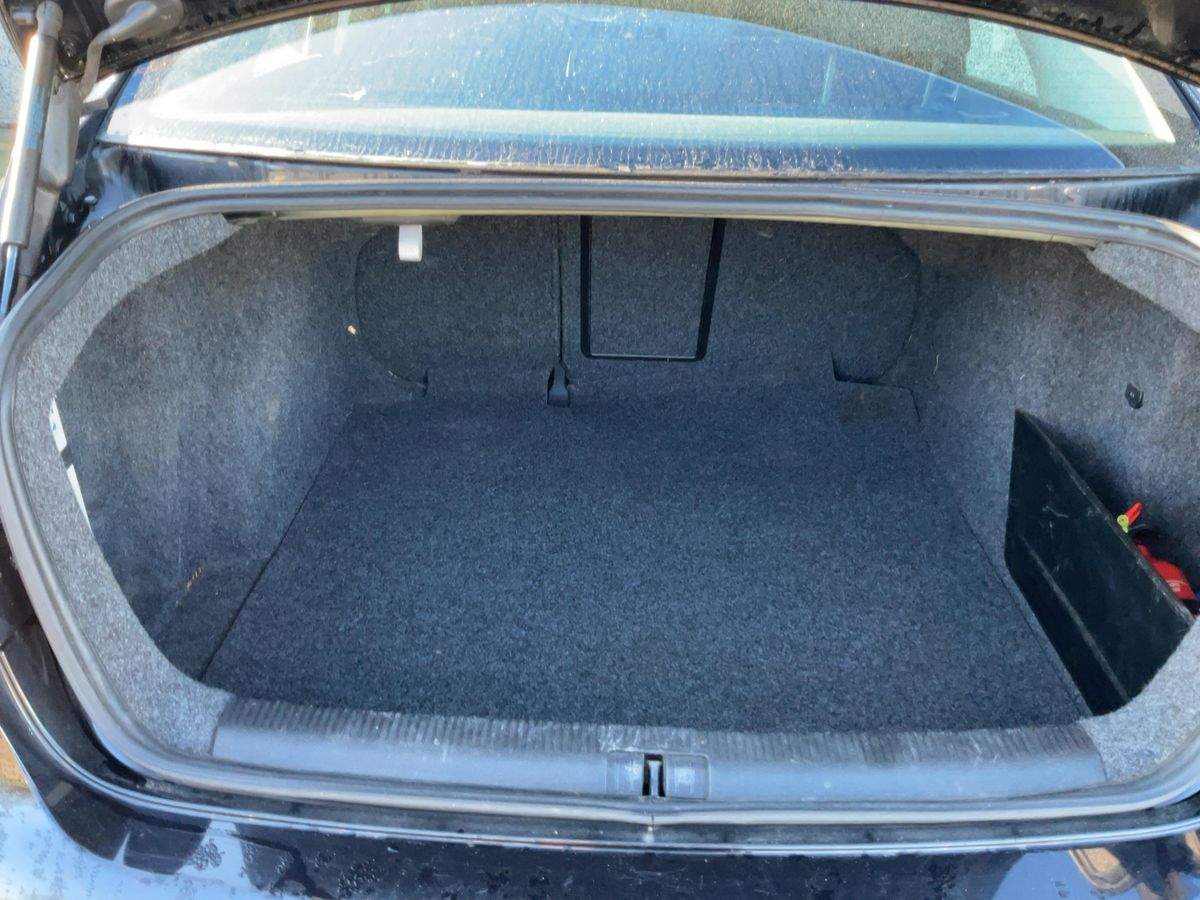 Volkswagen Jetta 2010 — photo 16