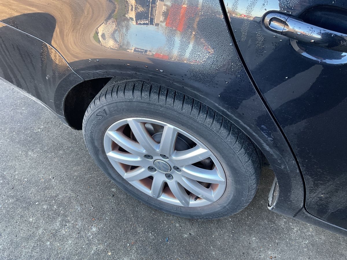 Volkswagen Jetta 2010 — photo 25