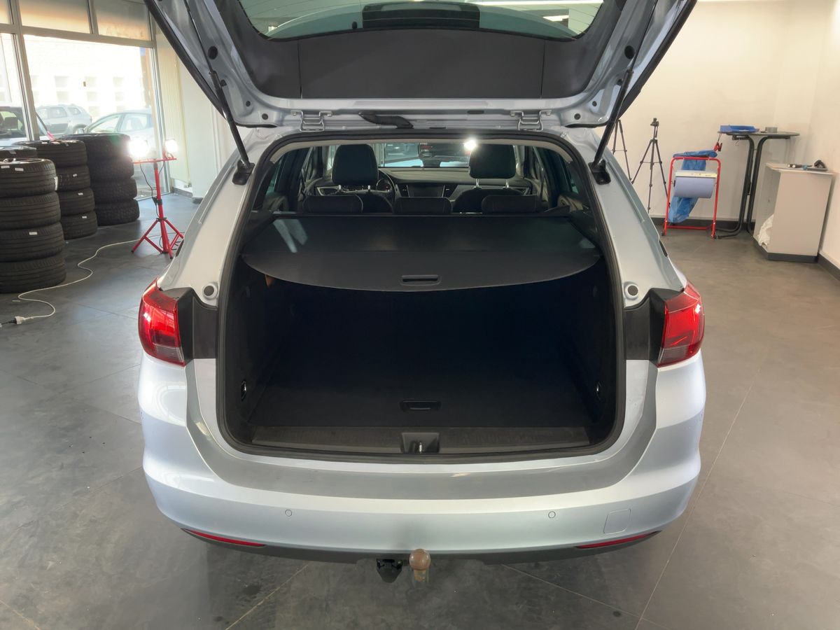 Opel Astra 2019 — photo 16