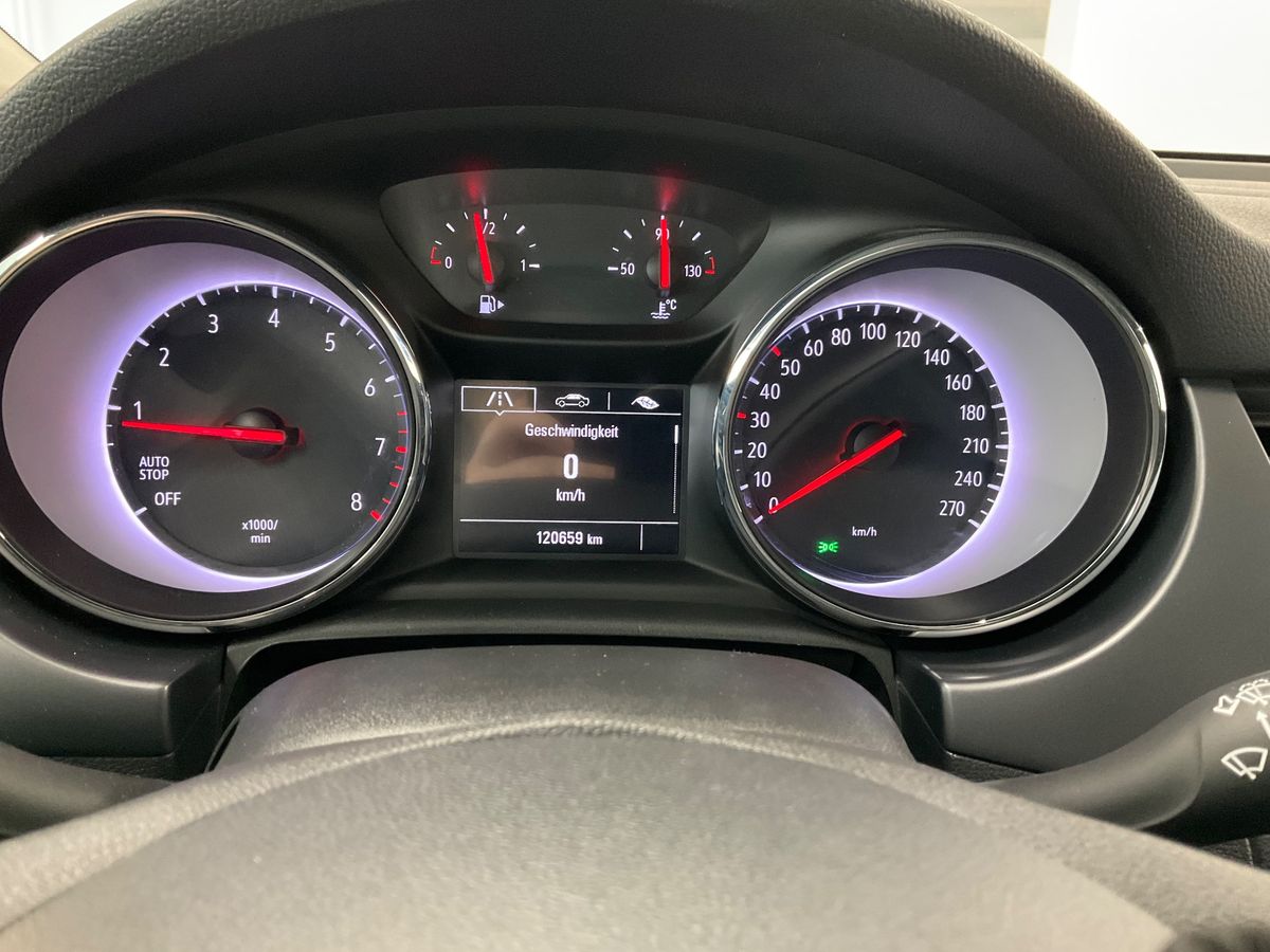Opel Astra 2019 — photo 19