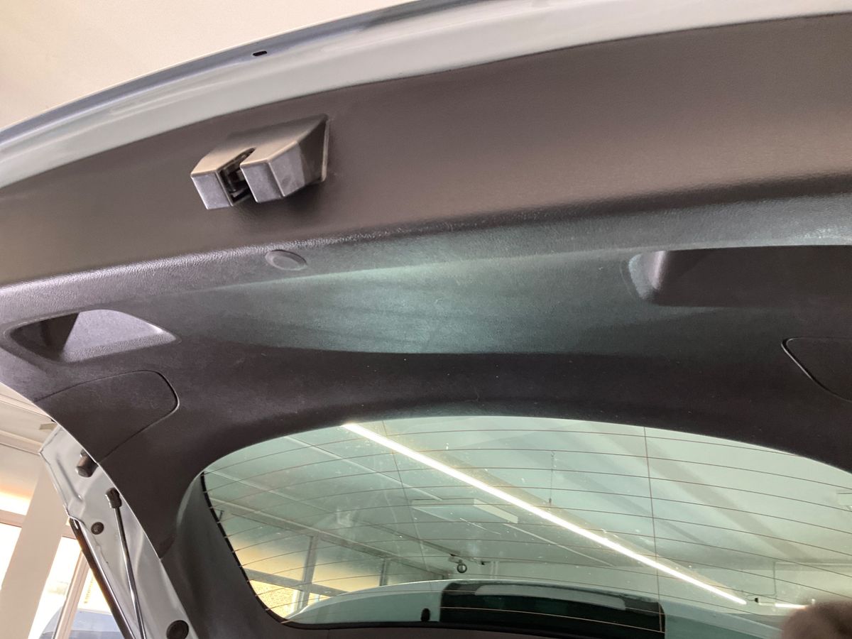 Opel Astra 2019 — photo 28