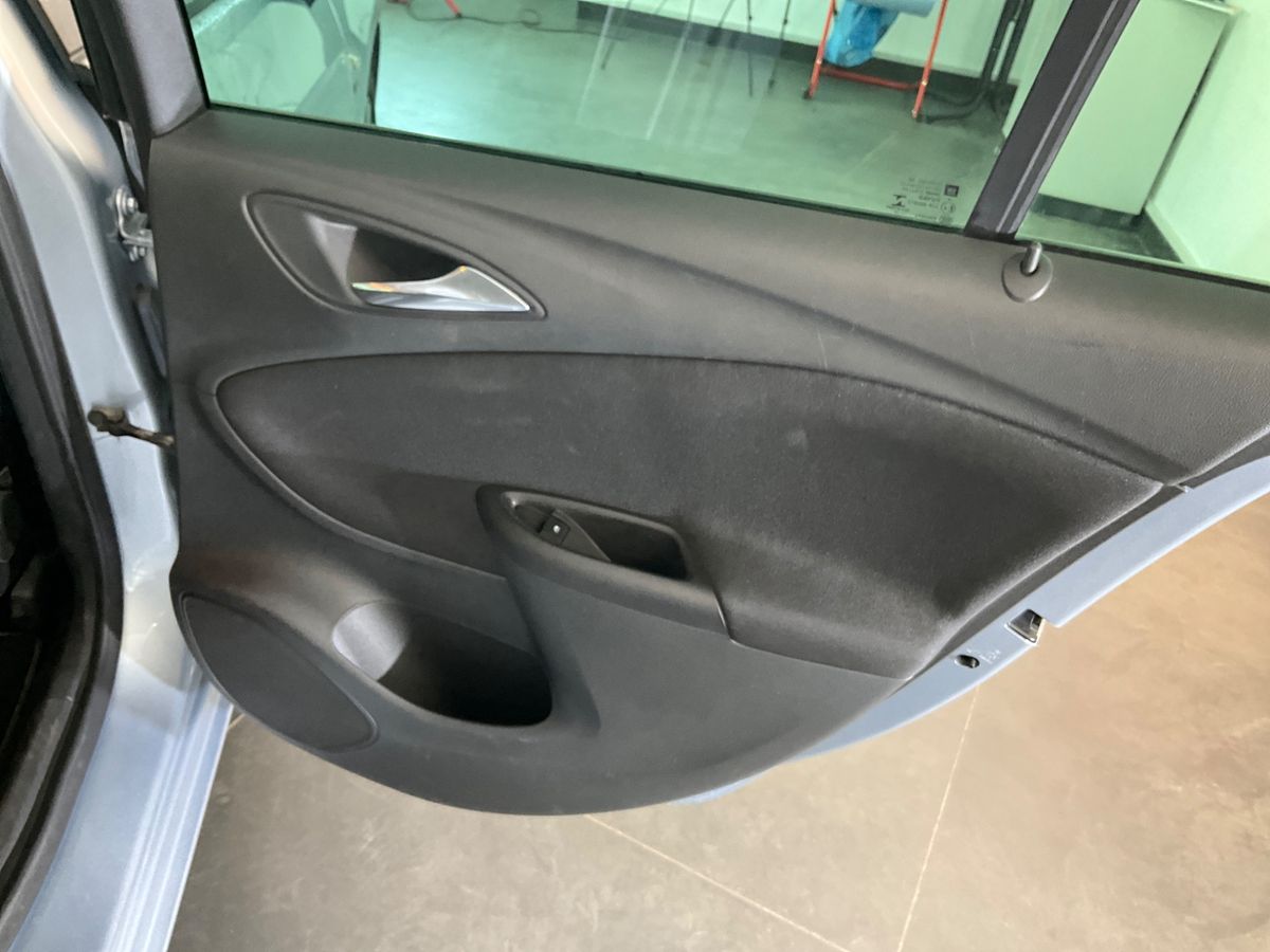 Opel Astra 2019 — photo 25