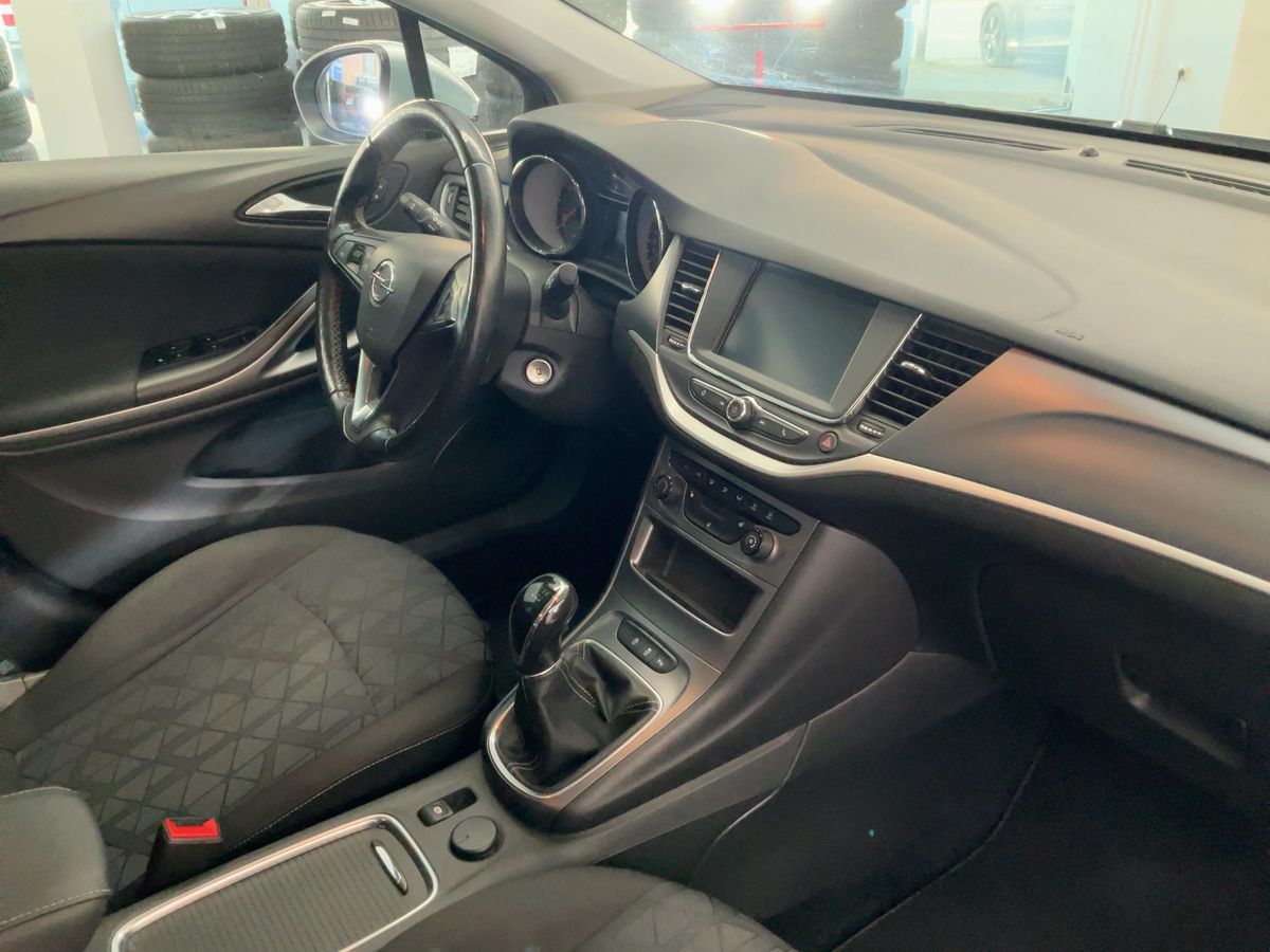 Opel Astra 2019 — photo 18