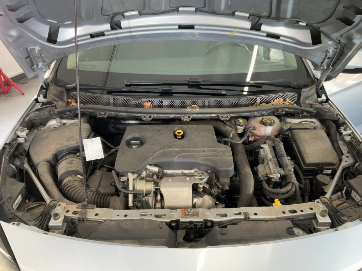 Opel Astra 2019 — photo 32