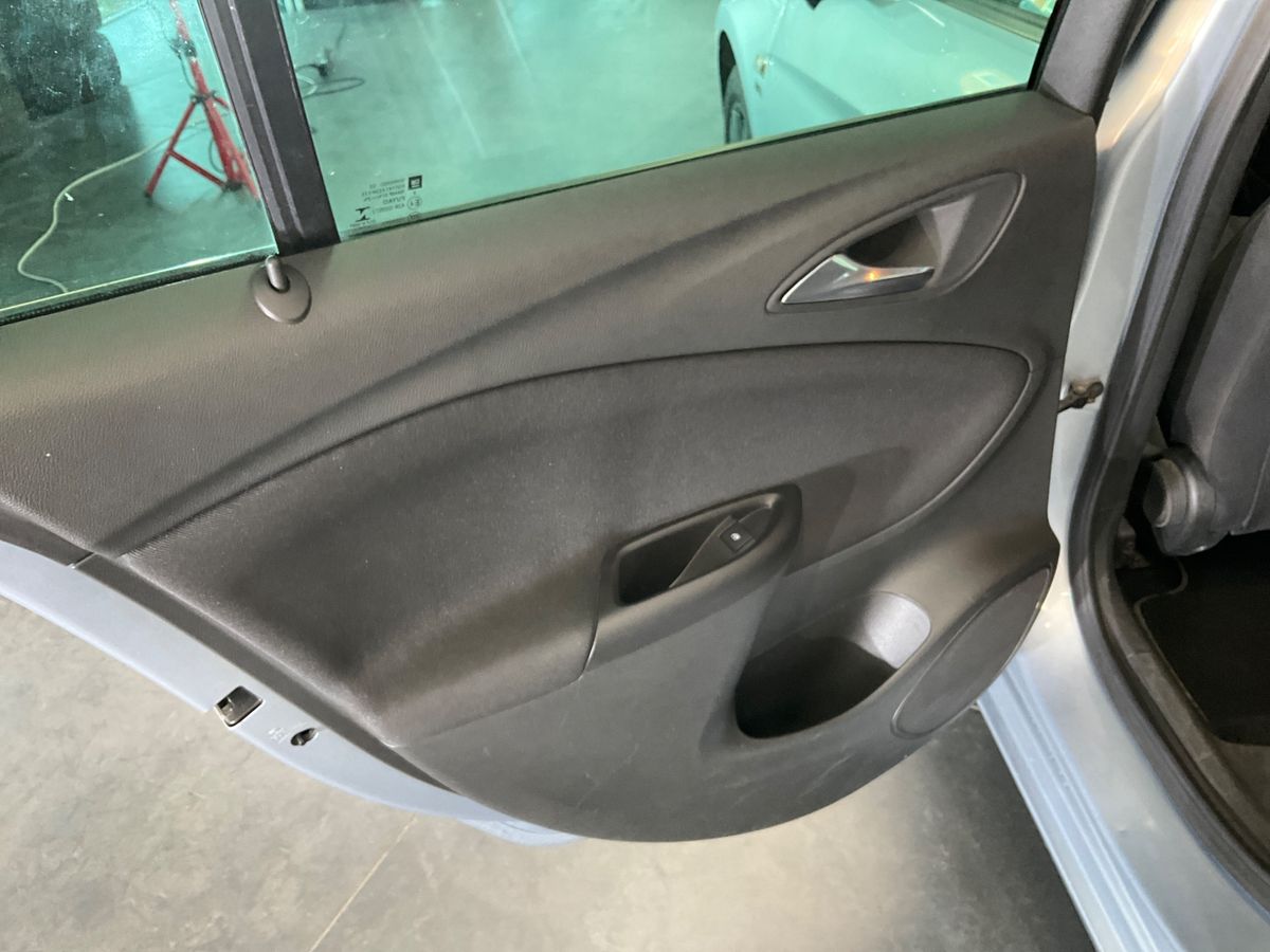 Opel Astra 2019 — photo 26