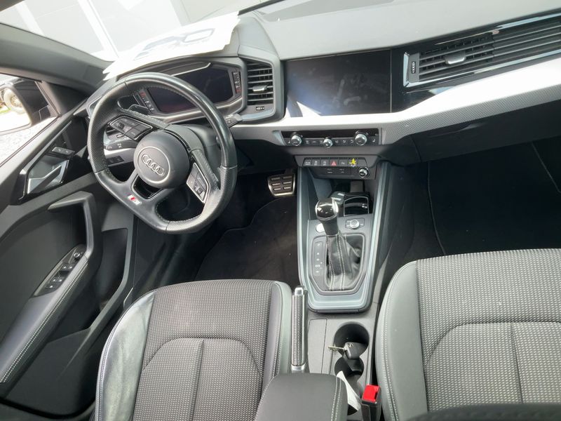 Audi A1 Sportback 40 TFSI Edition One — zdjęcie 12