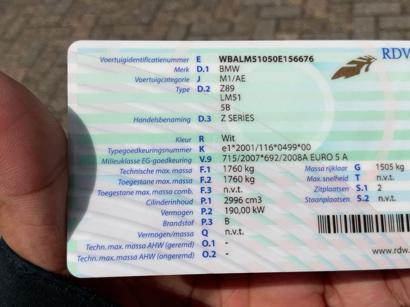 BMW Z4 sDrive 30i — zdjęcie 15