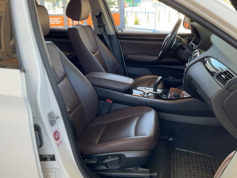 BMW X4 xDrive 20d — zdjęcie 11