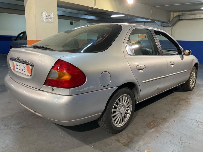 Ford Mondeo 1.8 Turbodiesel Ghia 2000 – снимка 2