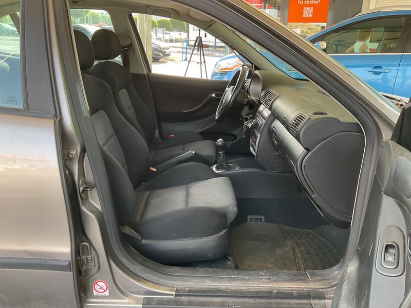 Seat Leon 1.9 TDI Sport — zdjęcie 3