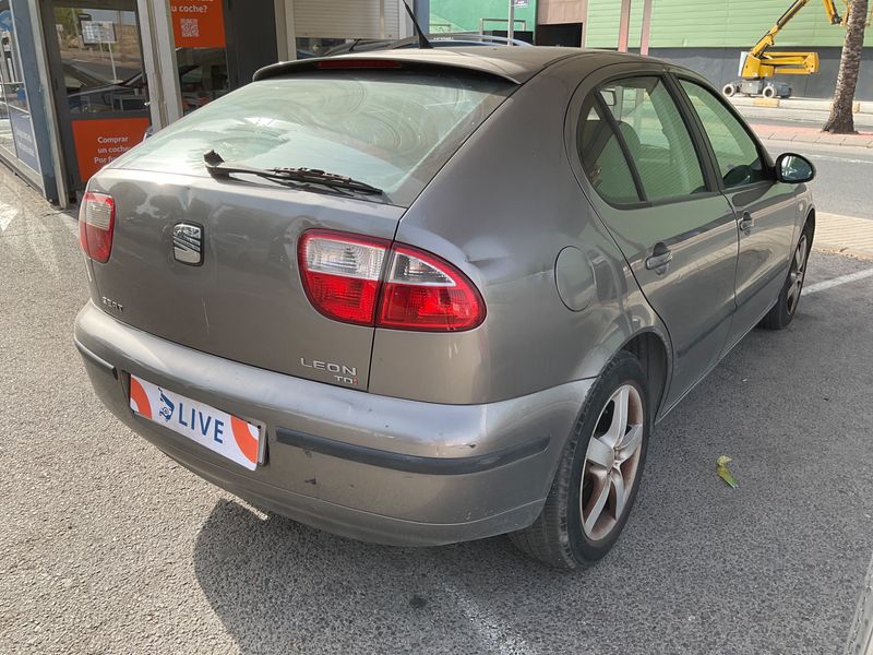 Seat Leon 1.9 TDI Sport — zdjęcie 2