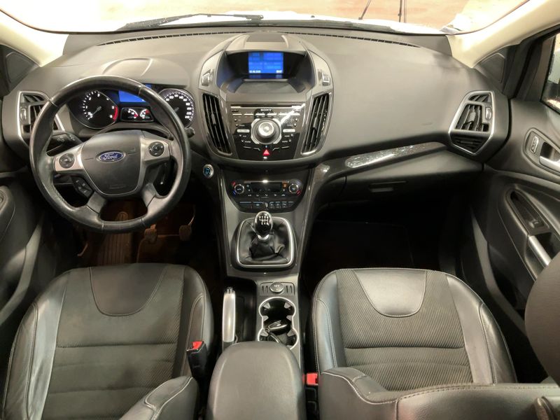 Ford Kuga 2.0 TDCi Titanium — zdjęcie 12