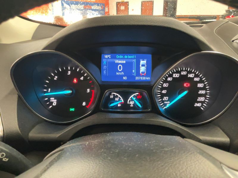 Ford Kuga 2.0 TDCi Titanium — zdjęcie 13