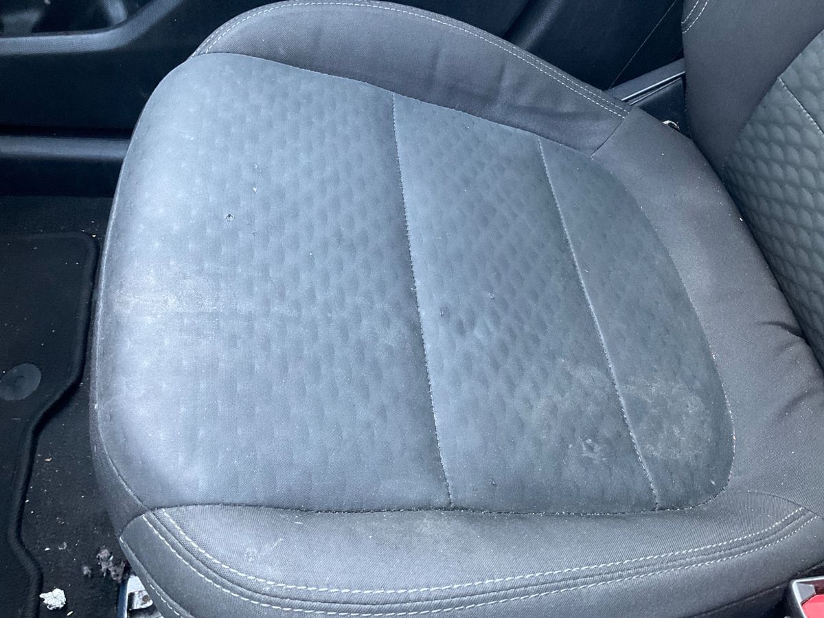 Ford Kuga 2021 — photo 28