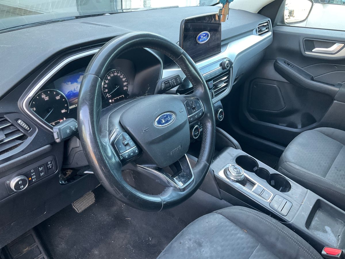 Ford Kuga 2021 — photo 27