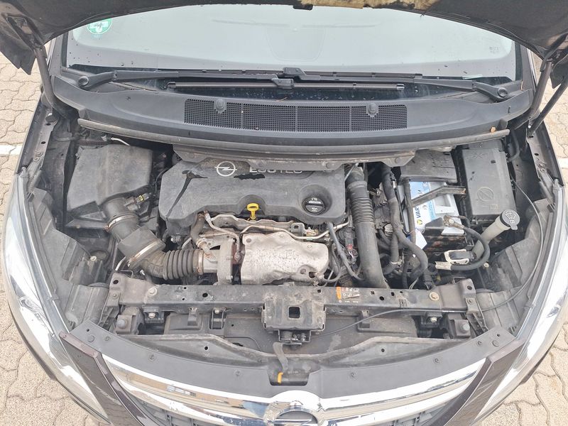 Opel Zafira Tourer 2.0 CDTI Business Innovation — zdjęcie 8