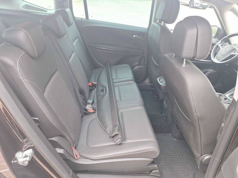 Opel Zafira Tourer 2.0 CDTI Business Innovation — zdjęcie 14