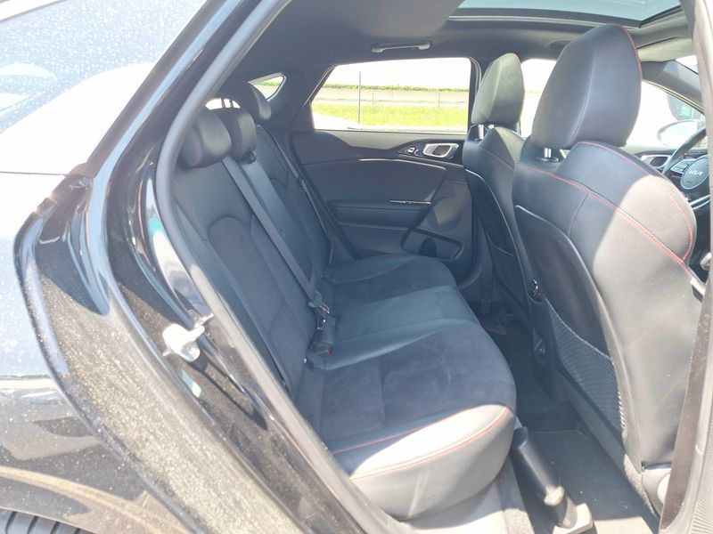 Kia pro_cee'd 1.6 TGDI GT — zdjęcie 14
