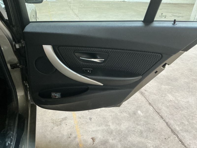 BMW 3er 318d Advantage 2015 – снимка 23
