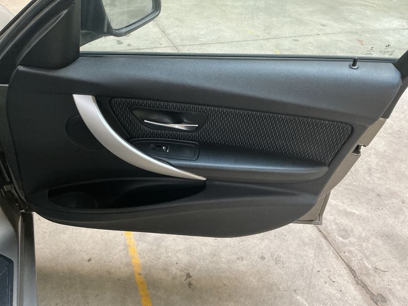 BMW 3er 318d Advantage 2015 – снимка 22