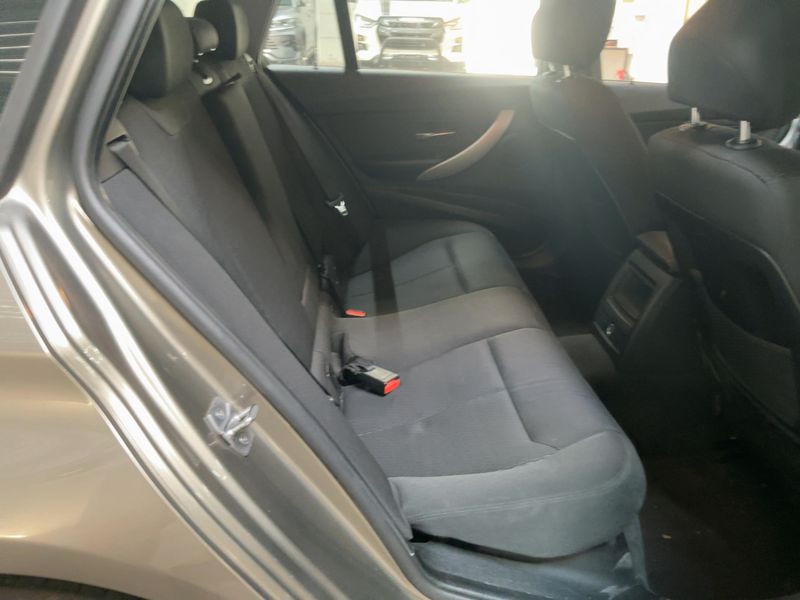 BMW 3er 318d Advantage 2015 – снимка 19